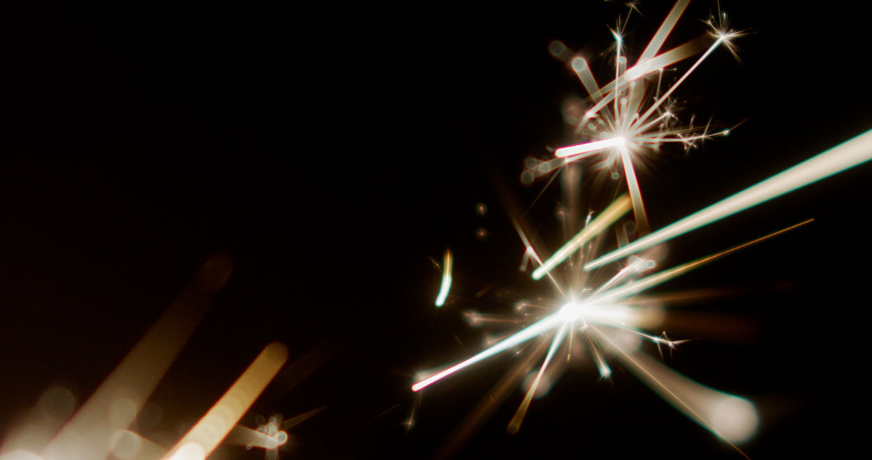 4K真实镜头光晕素材包闪光金色光效60叠加130图片PR/AE/PS照片视频光效素材Sickboat - SPARKLER LENS FLARES (4K)