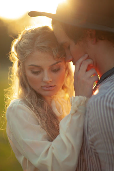 Greater Than Gatsby Bleached Honey移动Lightroom预设 10款柔和金暖色调 免订阅JPEG专用